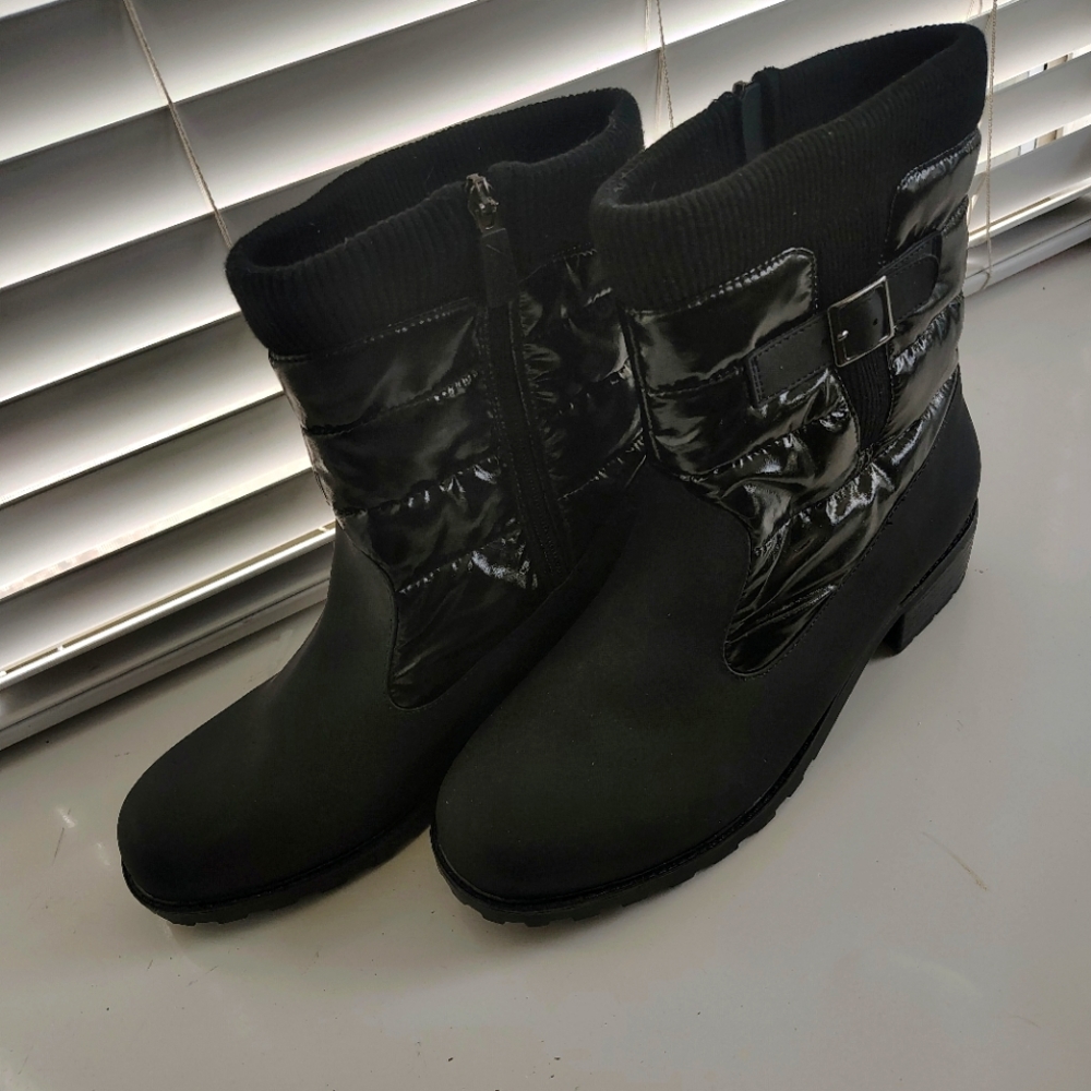 Trotters Berry Mid Snow Boots Size 12, New